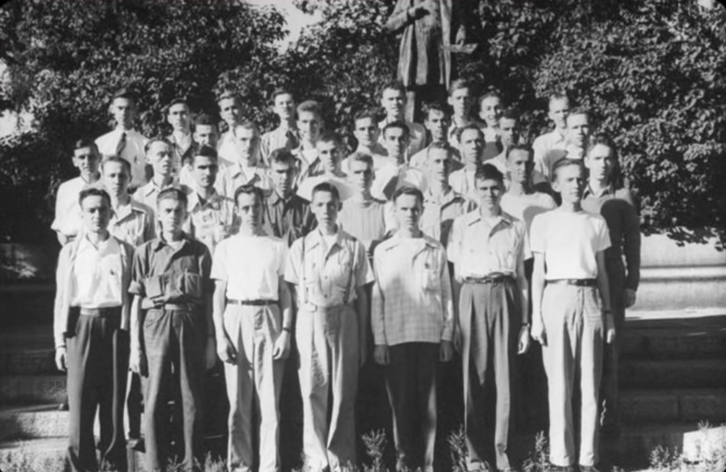 Wpływ niedożywienia na organizm człowieka. Eksperyment głodowy w Minnesocie. 2 2 3